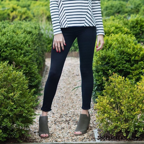 A Touch Of Fray Denim - Picture 6 of 7